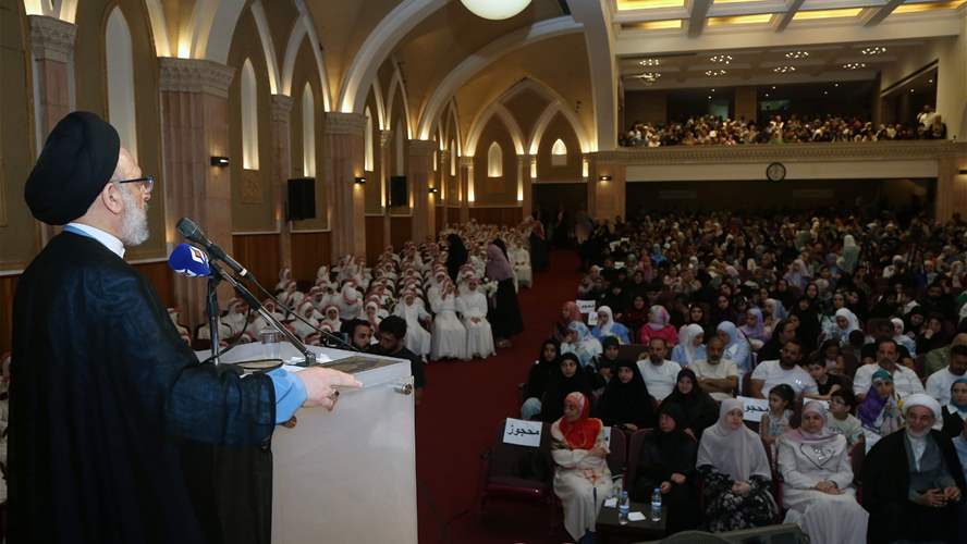  حفل تكليف اربعمائة فتاة في قاعة السيدة الزهراء(ع)