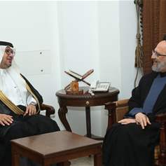   العلامة فضل الله استقبل البخاري والعريضي ووفدا باسم الحريري وشخصيات معزية بوالدته