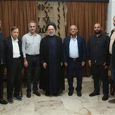 العلامة فضل الله استقبل الوزيرين حيدر ومكّي والنّائب مخزومي ووفود معزّية بوالدته