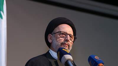 العلامة فضل الله يهنّئ العمال في عيدهم
